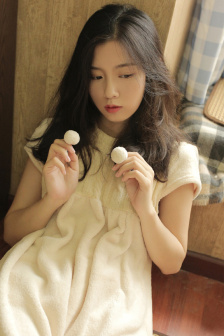 美短剧《偷偷》免费观看